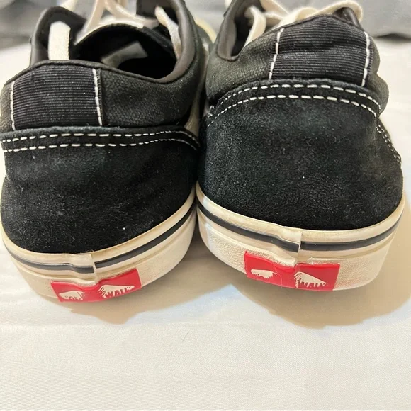 Vans men’s tennis shoes black/white size 8.5 - Picture 10 of 12